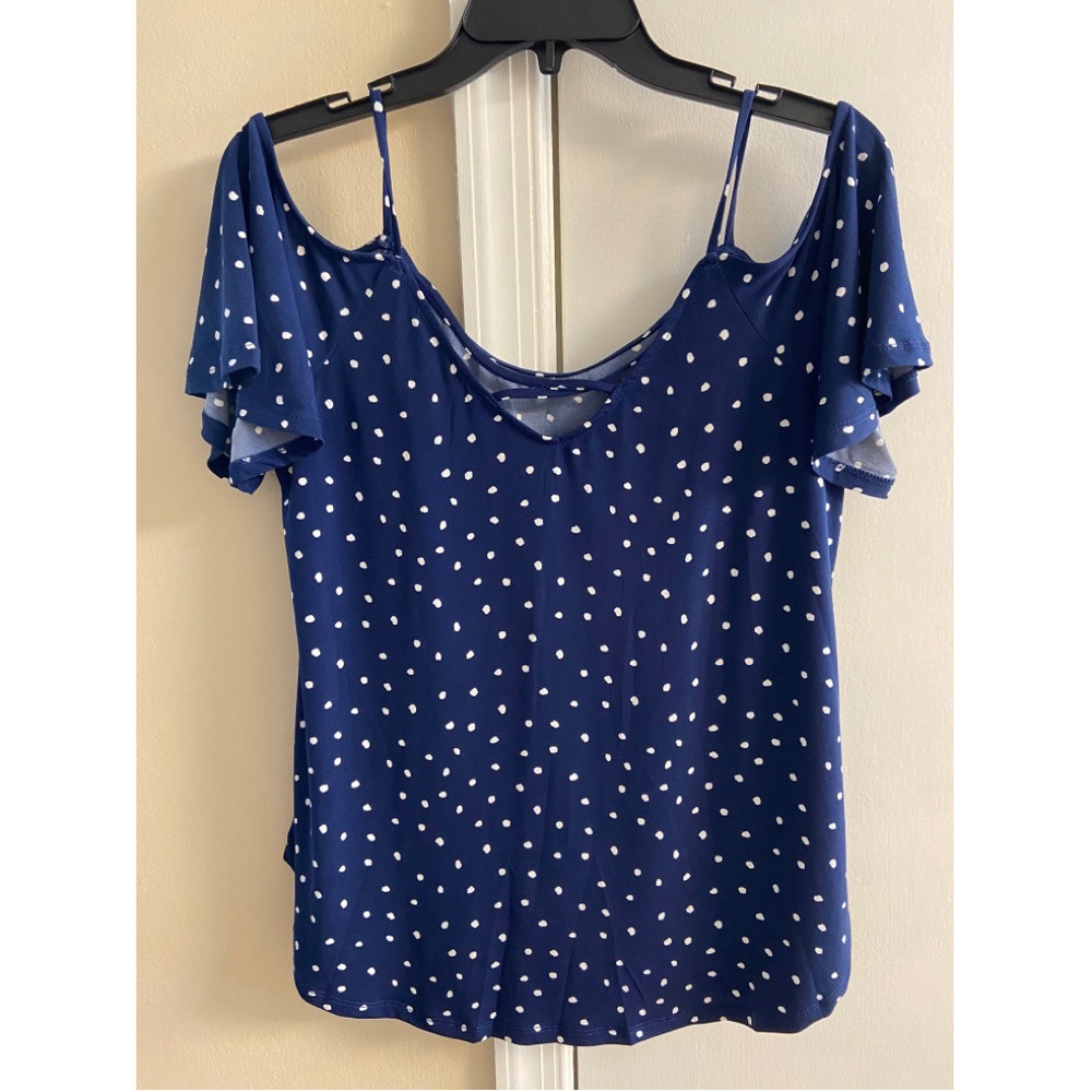 Kaileigh stitch fix  polka dotted women’s cold shoulder blouse, medium  NWT - Picture 2 of 4